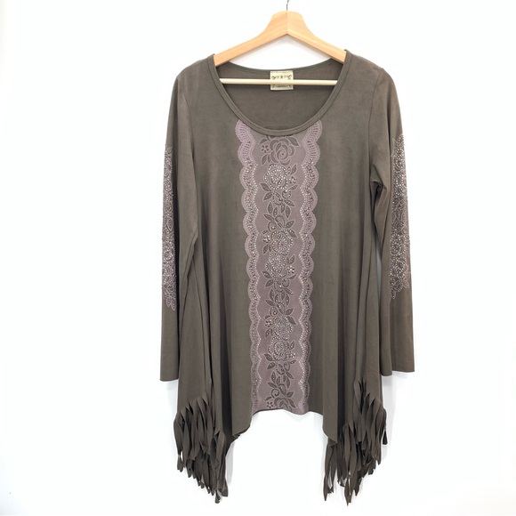 Vocal Tops - Vocal Faux Suede Long Sleeve Studded Fringe Shark Bite Tunic Top Size Medium